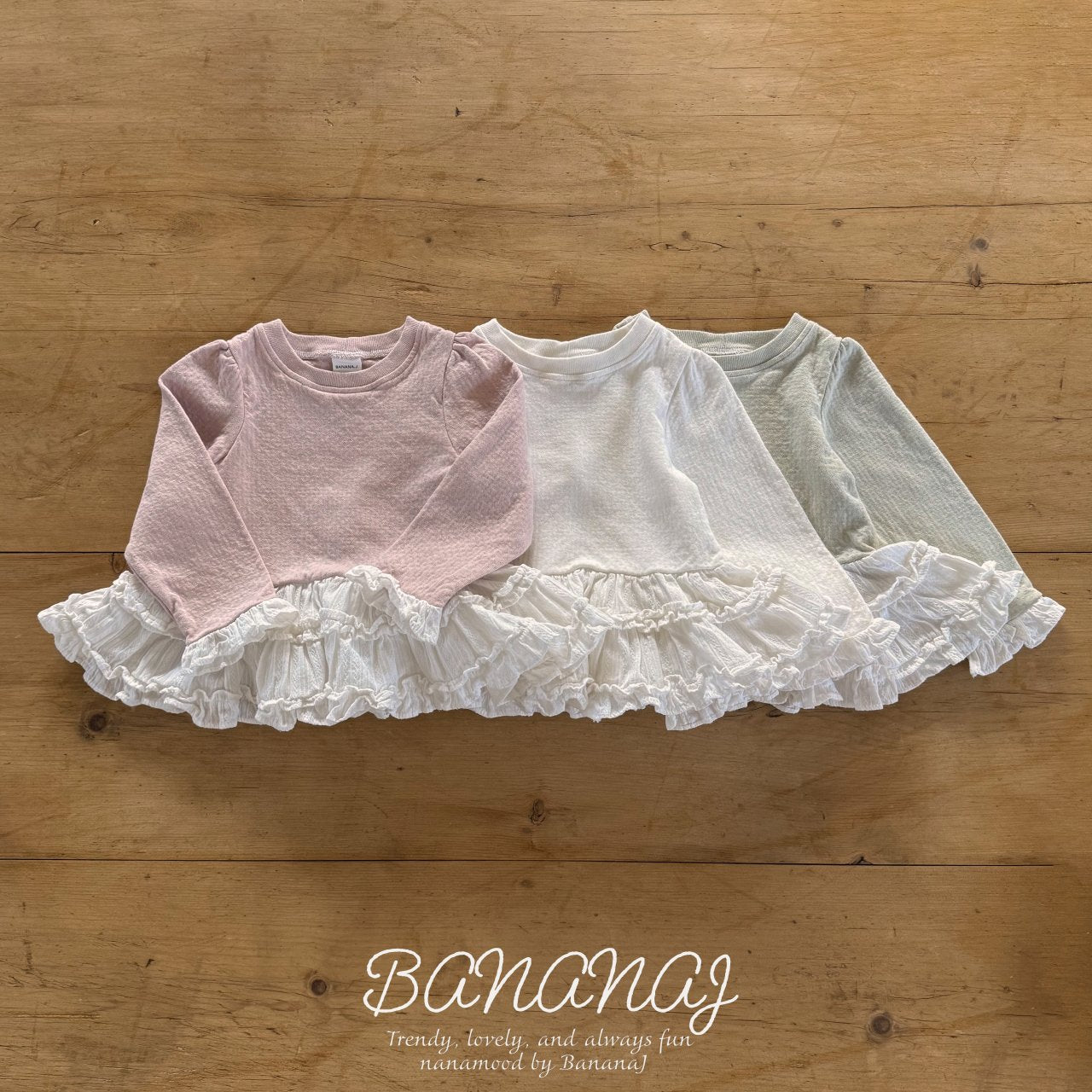 Ruffle blouse-banana.j-16