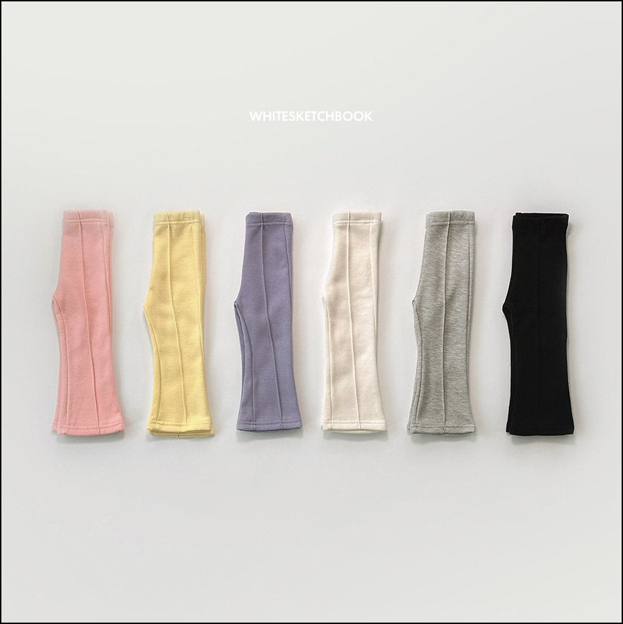 Pintuck fleece bootcut pants - white sketch book -17