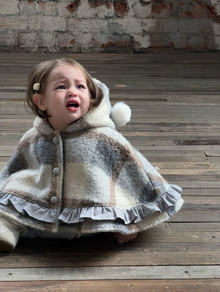 Check Hood Cape - my daughter - 17