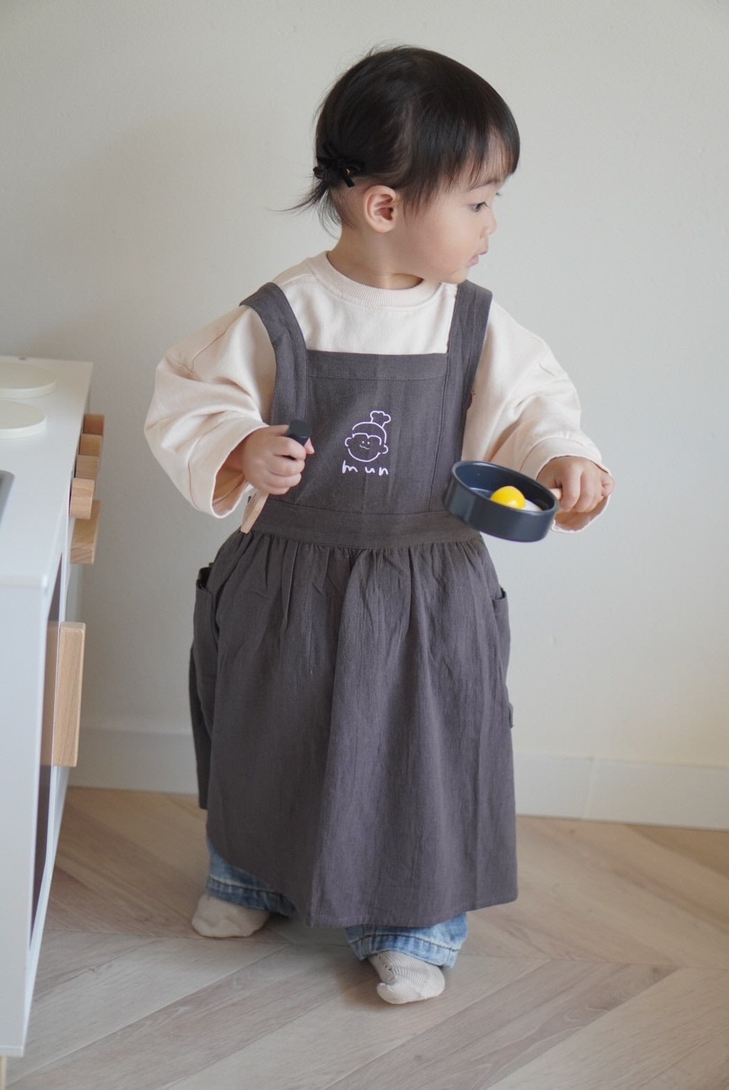 munky apron /mun kodomofuku