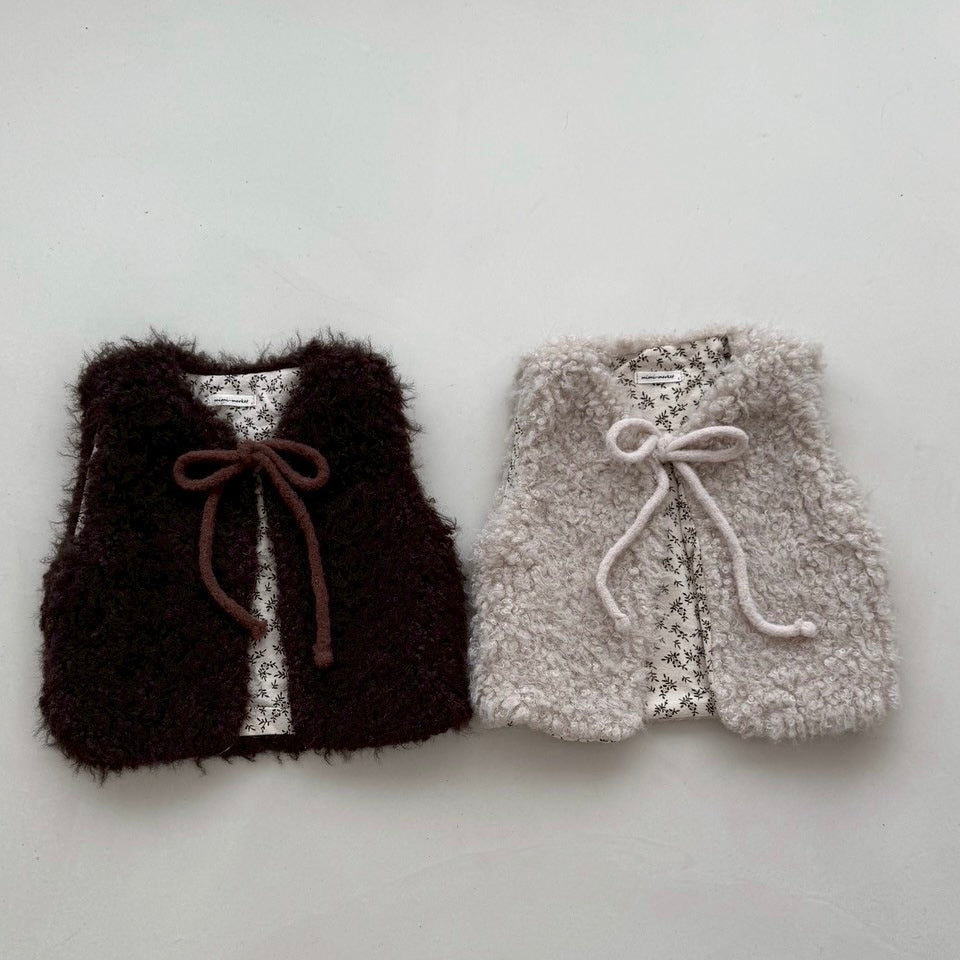 ribbon fur vest / mimi market