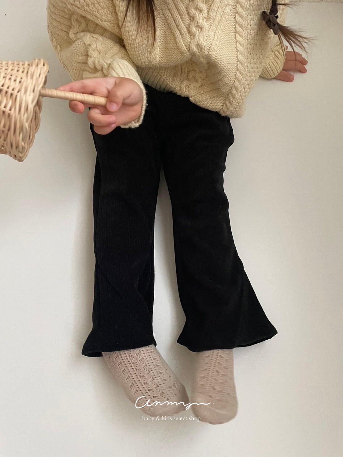 ⚫︎ slash flare pants