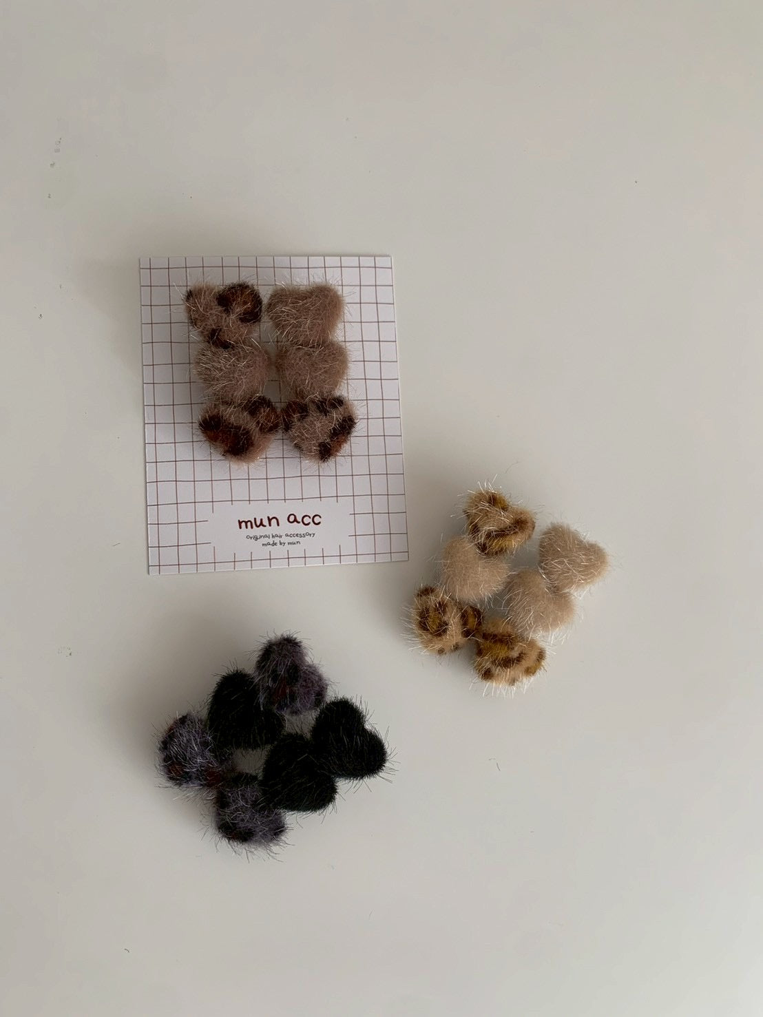 mun acc / leopard pin