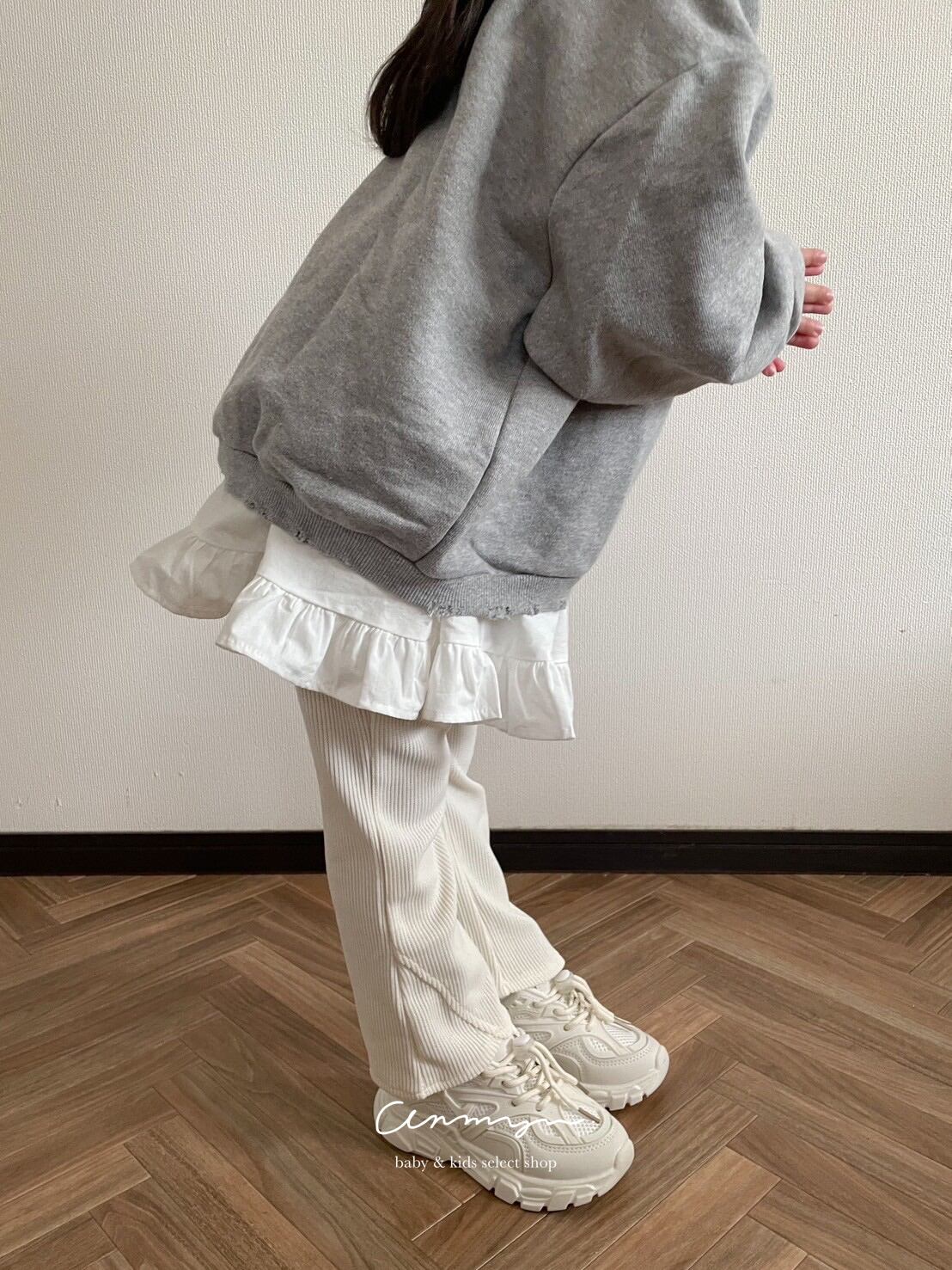 ⚫︎ slash flare pants