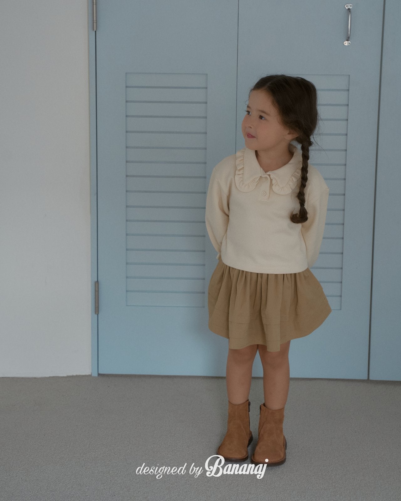 Bell collar blouse-banana.j-9