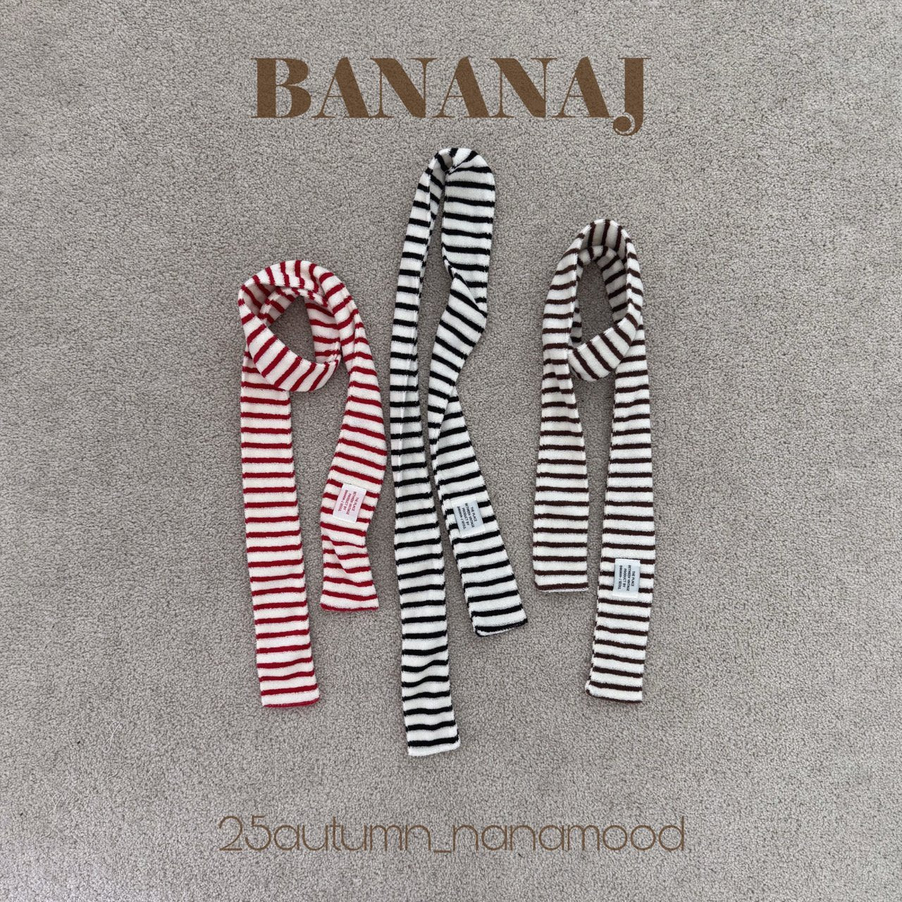 Pom pom scarf-banana.j-35