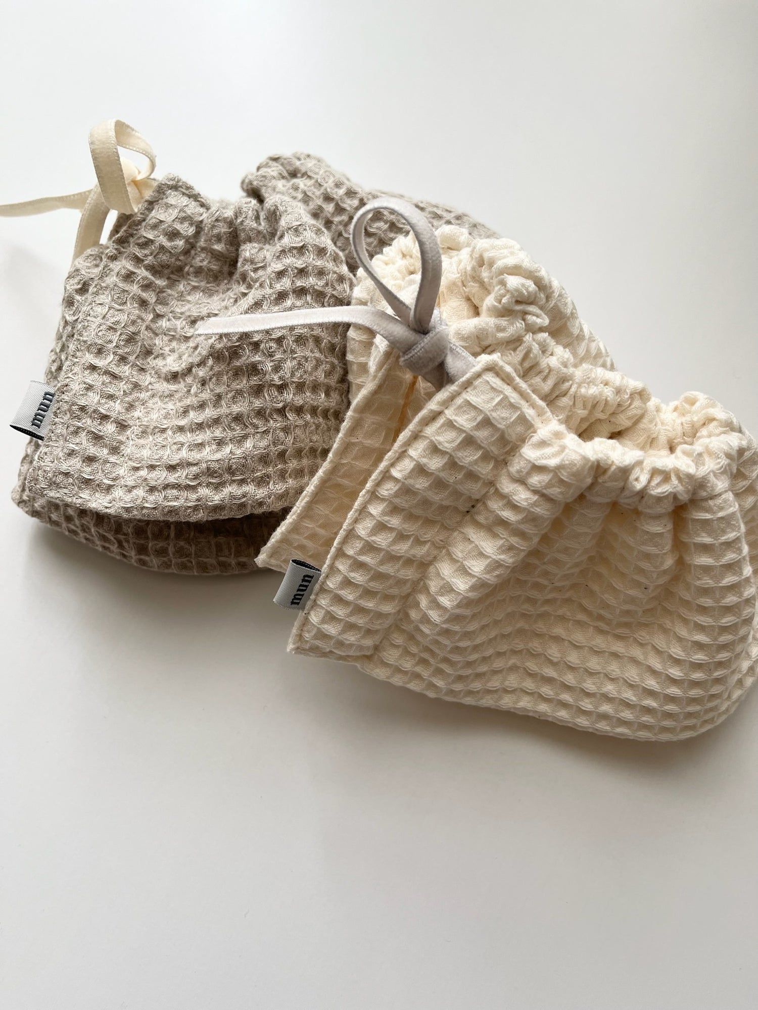 waffle bib /mun kodomofuku