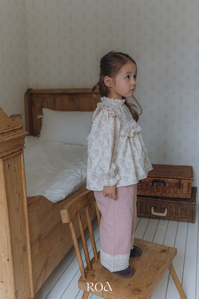 hem lace pants-Roa-32