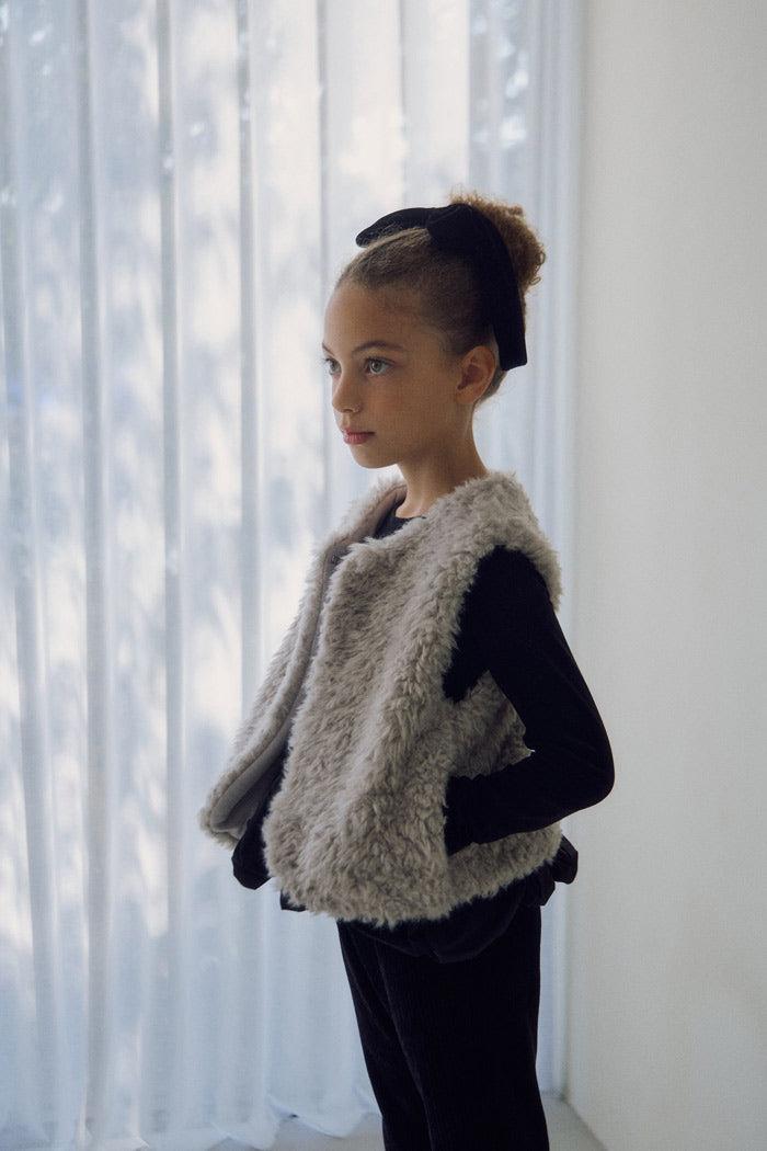 Curly Fur Vest-soyekids-9